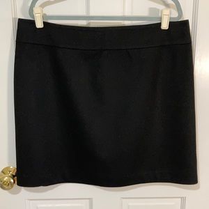 Ann Taylor black wool bend size 18 skirt with full length back zipper